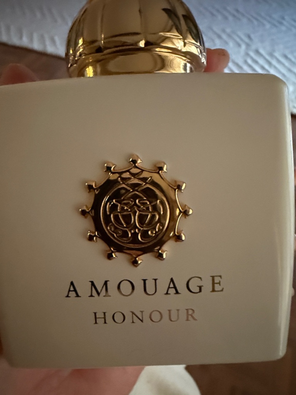 Amouage Honour Women Eau de Parfum - Cream and Gold Bottle